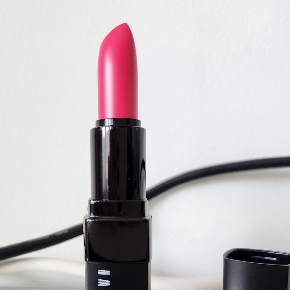 Bobbi Brown lipstic #40 Pop Pink